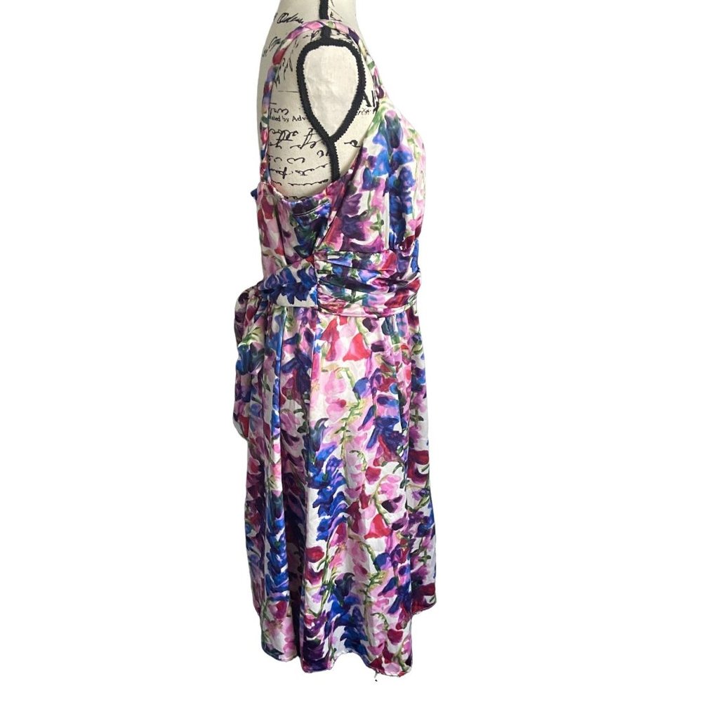 Torrid V-Neck Empire Waist with Back Tie Skater Sun Dress Size 16 - Picture 4 of 11